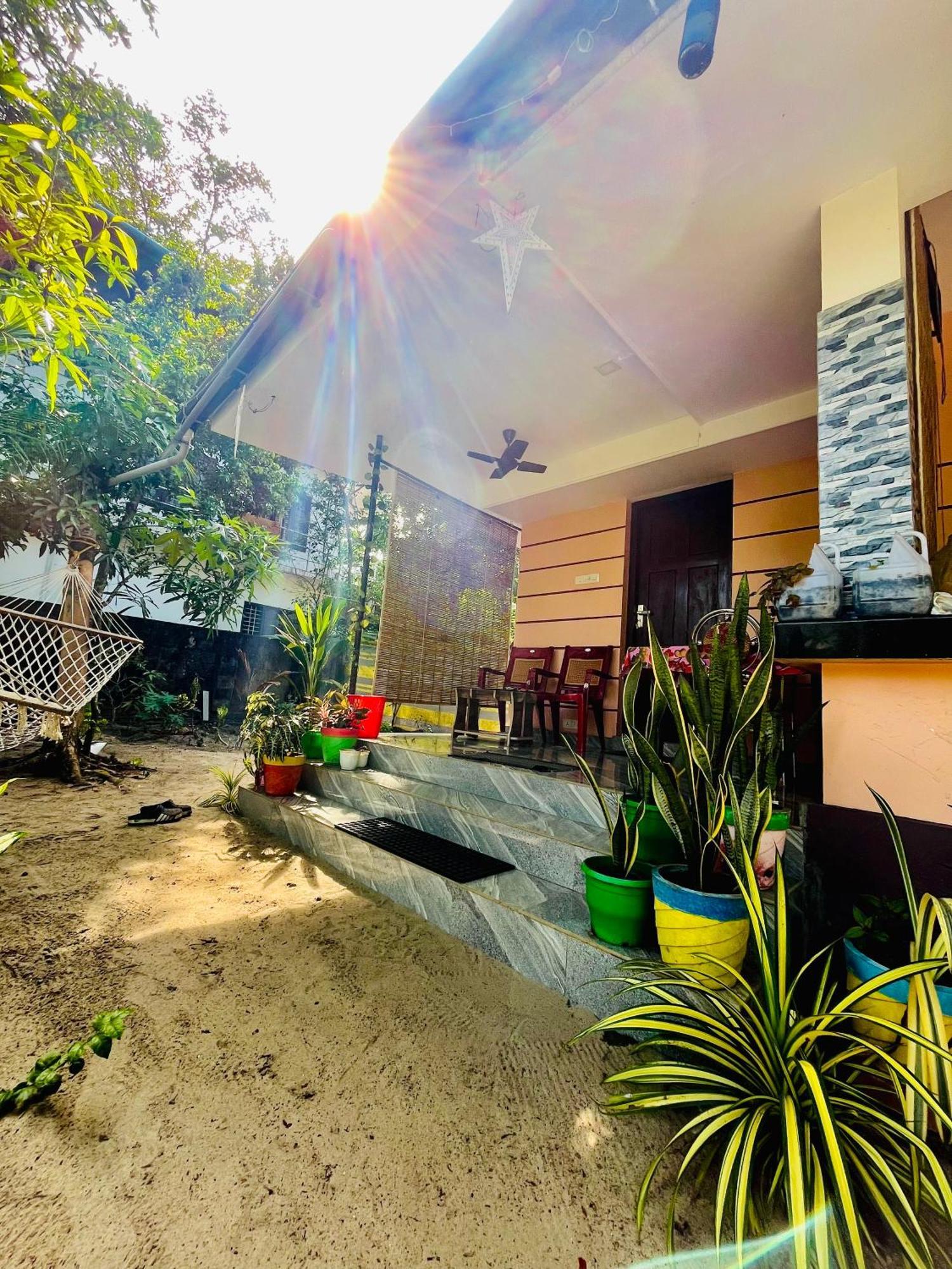 Marari Kallyani Beach Homestay Марарікулем Екстер'єр фото
